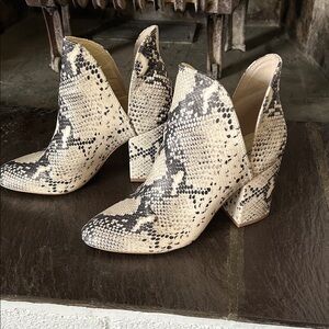 Steve Madden Beige and Black Snakeskin Ankle Booties